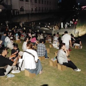 花火大会用　段ボールイス（傾斜15度仕様）