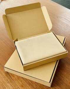額入れ用　段ボールケース