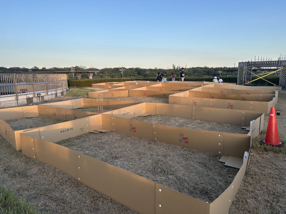 花火大会　段ボール間仕切り（パーテーション）